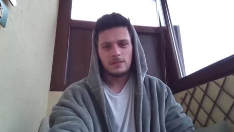 Snapshot of roberto_twink1 chatting on 10/27/25, 06:39 Roberto online show from 10/27/25, 06:39