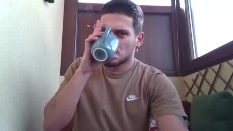 Snapshot of roberto_twink1 chatting on 11/17/25, 11:27 Roberto online show from 11/17/25, 11:27