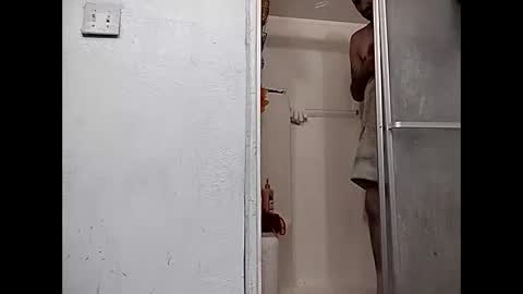 robertsaiz4200 online show from 01/23/25, 03:26