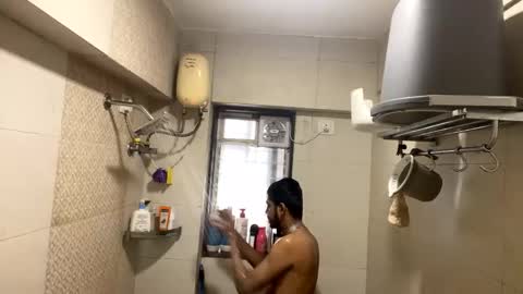 Robertsalia online show from 10/08/25, 04:43