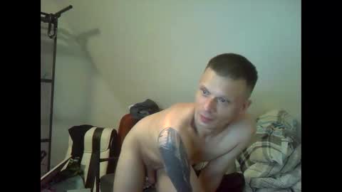 Snapshot of robertxxxpo chatting on 11/10/25, 08:35 Zenek online show from 11/10/25, 08:35