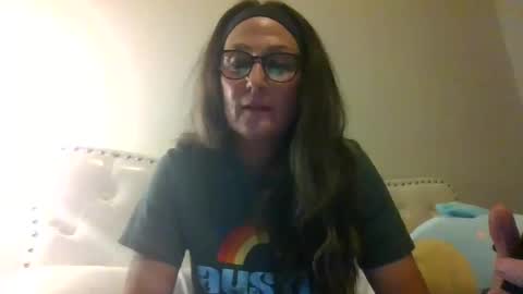 robin_ho_ online show from 12/15/24, 02:30