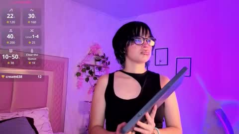 Snapshot of robinbennett chatting on 11/09/25, 12:03 robin D online show from 11/09/25, 12:03