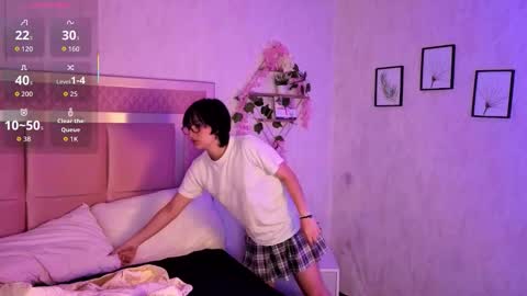 Snapshot of robinbennett chatting on 11/16/25, 12:11 robin D online show from 11/16/25, 12:11