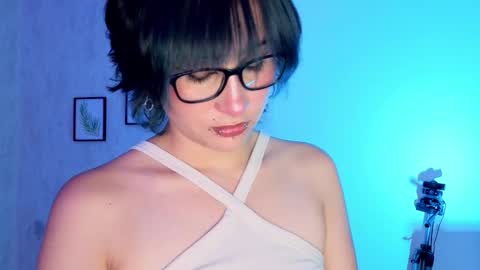 Snapshot of robinbennett chatting on 11/20/25, 01:00 robin D online show from 11/20/25, 01:00