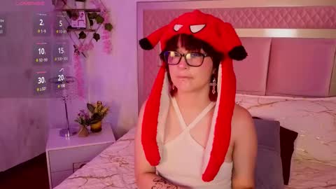 Snapshot of robinbennett chatting on 12/04/25, 12:47 robin D online show from 12/04/25, 12:47