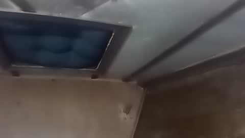 R online show from 09/17/25, 03:52