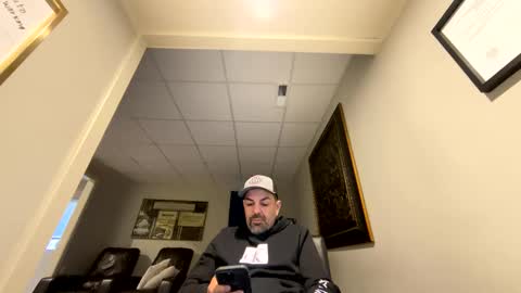 Snapshot of roblatino12 chatting on 12/07/24, 08:27 roblatino12 online show from 12/07/24, 08:27