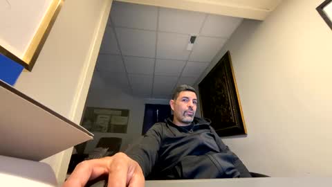 Snapshot of roblatino12 chatting on 02/14/25, 08:15 roblatino12 online show from 02/14/25, 08:15