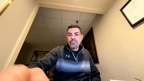 Snapshot of roblatino12 chatting on 02/24/25, 11:19 roblatino12 online show from 02/24/25, 11:19