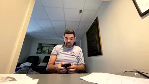 Snapshot of roblatino12 chatting on 02/26/25, 05:39 roblatino12 online show from 02/26/25, 05:39