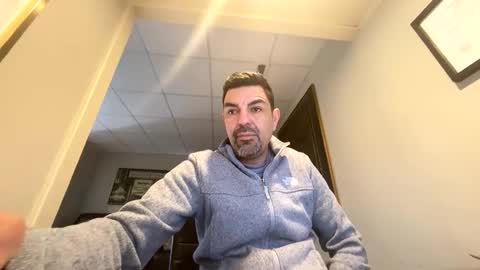 Snapshot of roblatino12 chatting on 03/03/25, 05:39 roblatino12 online show from 03/03/25, 05:39