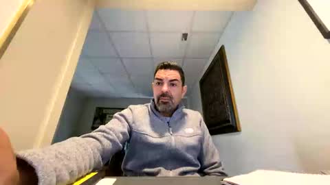 Snapshot of roblatino12 chatting on 11/04/25, 03:33 roblatino12 online show from 11/04/25, 03:33