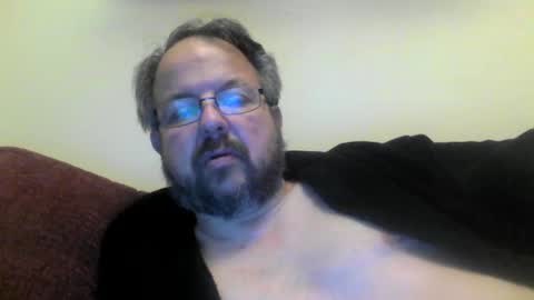 Snapshot of robx32 chatting on 01/08/25, 09:42 Rob online show from 01/08/25, 09:42