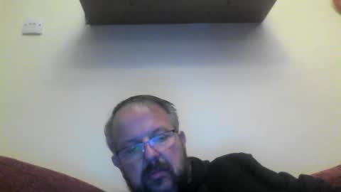 Snapshot of robxx32 chatting on 12/19/25, 04:14 robxx32 online show from 12/19/25, 04:14