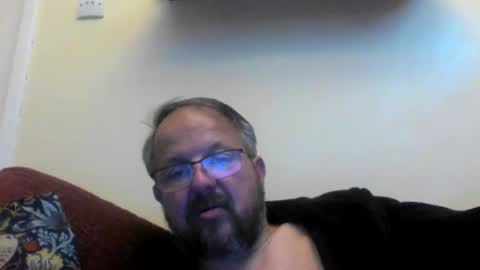 Snapshot of robxx32 chatting on 05/17/26, 10:28 robxx32 online show from 05/17/26, 10:28