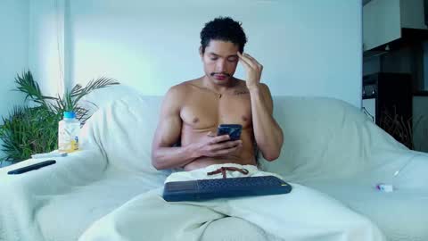 Snapshot of roby_millerr chatting on 11/01/25, 10:12 roby_millerr online show from 11/01/25, 10:12