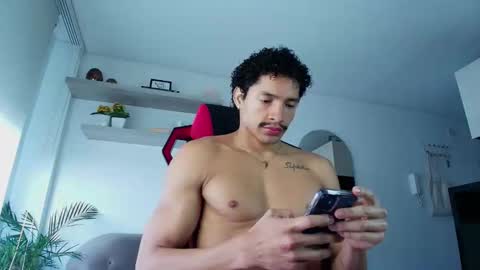 Snapshot of roby_millerr chatting on 11/08/25, 03:01 roby_millerr online show from 11/08/25, 03:01