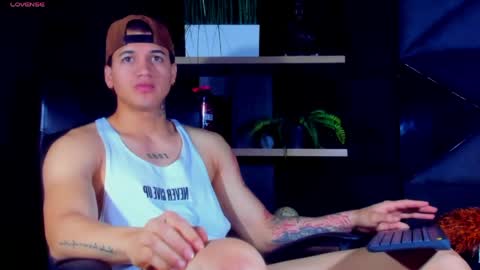 rocco_santos online show from 04/15/26, 06:37