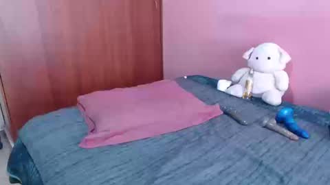 Rochelle online show from 10/16/25, 02:51