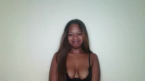 Snapshot of rochellinah chatting on 05/29/26, 06:17 rochellinah online show from 05/29/26, 06:17