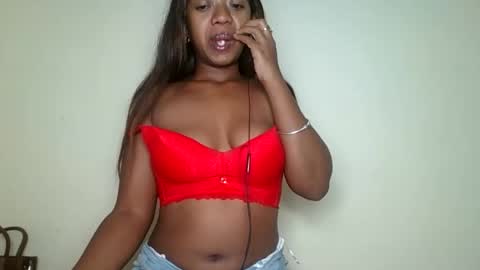 Snapshot of rochellinah chatting on 06/04/26, 01:55 rochellinah online show from 06/04/26, 01:55
