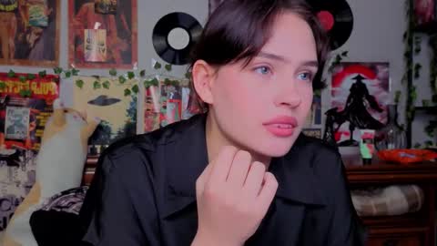 Snapshot of rochelrosensteel chatting on 11/03/25, 07:37 Lilit online show from 11/03/25, 07:37