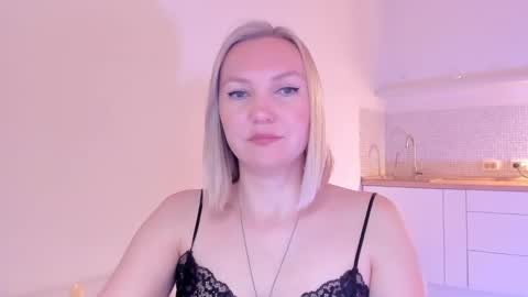 Snapshot of rock__baby chatting on 12/18/24, 08:47 rock__baby online show from 12/18/24, 08:47