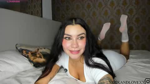 Snapshot of rockandlovexx chatting on 11/03/25, 02:57 Samantha Estephania online show from 11/03/25, 02:57