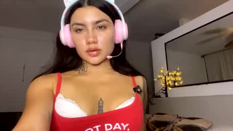 Snapshot of rockandlovexx chatting on 02/15/26, 04:42 Samantha Estephania online show from 02/15/26, 04:42