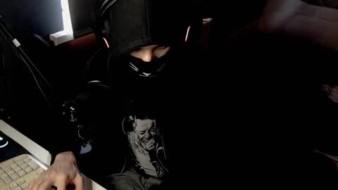 Snapshot of rocketmanchannel chatting on 11/05/25, 06:35 RocketManChannel online show from 11/05/25, 06:35