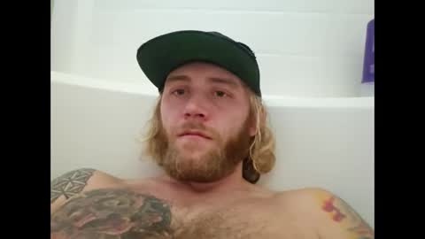 Snapshot of rockhardsurfers chatting on 01/26/25, 01:36 rockhardsurfers online show from 01/26/25, 01:36