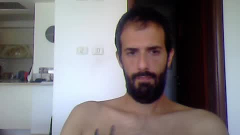 Snapshot of rockistman1 chatting on 09/18/25, 05:42 rockistman1 online show from 09/18/25, 05:42