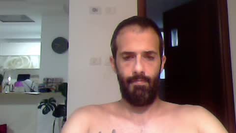 Snapshot of rockistman1 chatting on 06/05/26, 06:35 rockistman1 online show from 06/05/26, 06:35