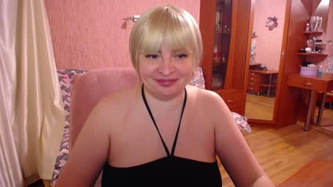 Snapshot of rocknlinxx chatting on 11/13/25, 02:38 Rocknlinxx online show from 11/13/25, 02:38