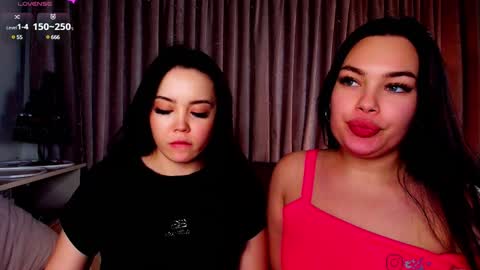 Welcome guysWe are Catherine and Mary glad to see you in our roomPVT its Open online show from 01/04/25, 02:14