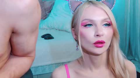 Snapshot of rockstarsgames chatting on 09/29/25, 09:14 Lina and Den online show from 09/29/25, 09:14