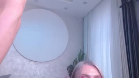 Snapshot of rockstarsgames chatting on 10/02/25, 09:49 Lina and Den online show from 10/02/25, 09:49