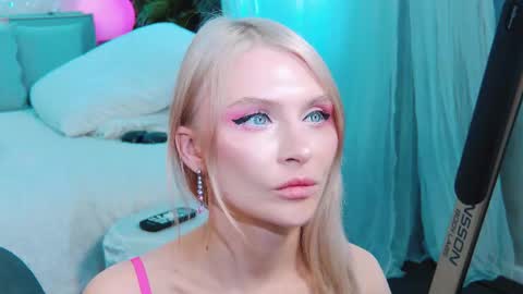 Snapshot of rockstarsgames chatting on 10/17/25, 10:29 Lina and Den online show from 10/17/25, 10:29