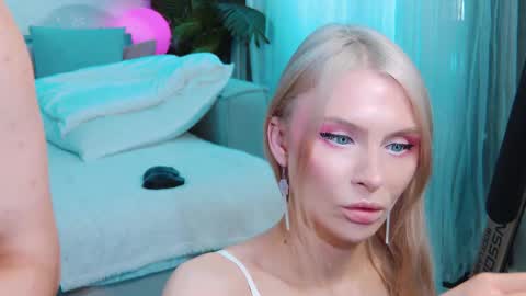 Snapshot of rockstarsgames chatting on 10/19/25, 10:27 Lina and Den online show from 10/19/25, 10:27