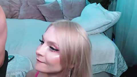 Snapshot of rockstarsgames chatting on 11/06/25, 09:10 Lina and Den online show from 11/06/25, 09:10