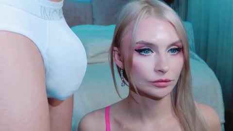 Snapshot of rockstarsgames chatting on 11/09/25, 11:08 Lina and Den online show from 11/09/25, 11:08