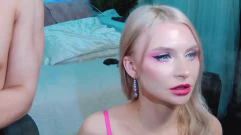 Snapshot of rockstarsgames chatting on 11/15/25, 04:32 Lina and Den online show from 11/15/25, 04:32