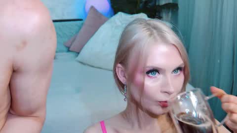 Snapshot of rockstarsgames chatting on 11/17/25, 05:35 Lina and Den online show from 11/17/25, 05:35