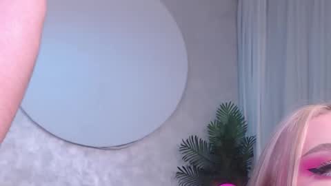 Snapshot of rockstarsgames chatting on 11/23/25, 05:29 Lina and Den online show from 11/23/25, 05:29