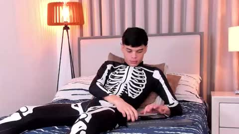 RockyWood20CM online show from 10/31/25, 03:35