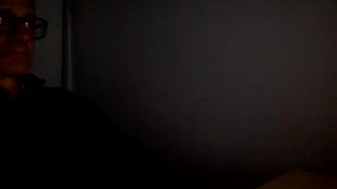 Snapshot of rodahot4 chatting on 11/30/25, 04:11 rodahot4 online show from 11/30/25, 04:11