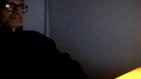 Snapshot of rodahot4 chatting on 12/14/25, 04:45 rodahot4 online show from 12/14/25, 04:45