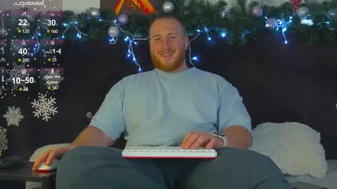 Snapshot of roddy_riss chatting on 12/30/24, 10:43 Roddy online show from 12/30/24, 10:43