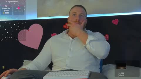 Snapshot of roddy_riss chatting on 02/12/25, 02:21 Roddy online show from 02/12/25, 02:21